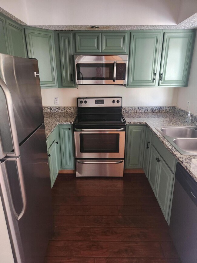 Photo - 963 Sonesta Ave NE Unit 206
