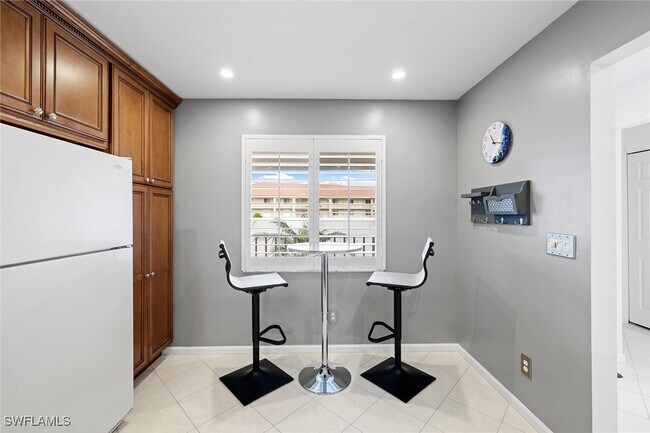 Building Photo - 6900 Dennis Cir Unit J-205 Rental