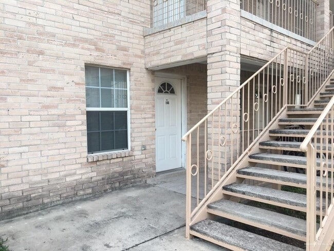 Photo - 11 Lilia Dr