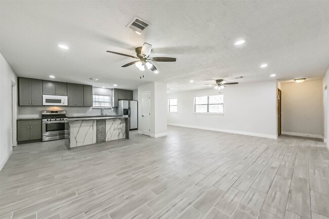 Photo - 5323 Knotty Oaks Trail