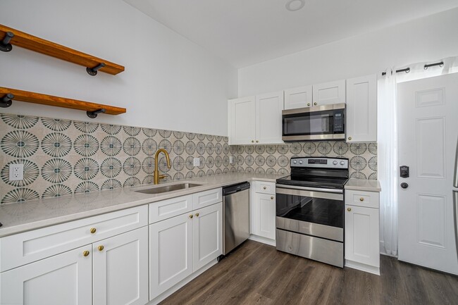 Building Photo - 637 E Anderson St