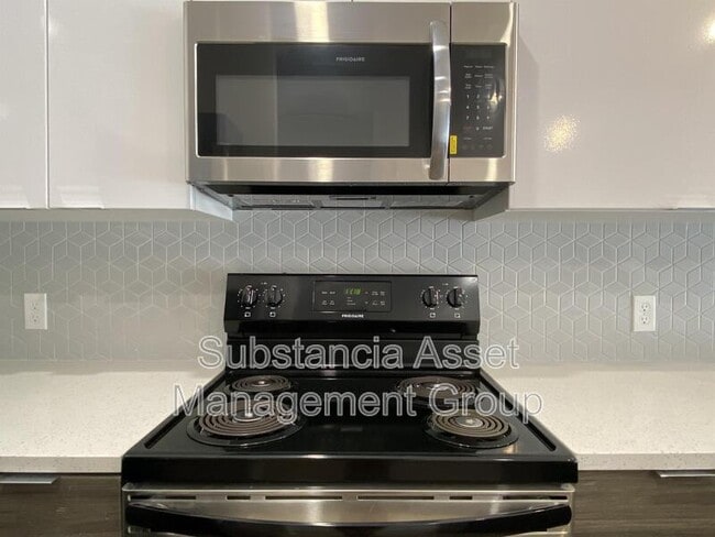 Photo - 1683 Midtown Pl