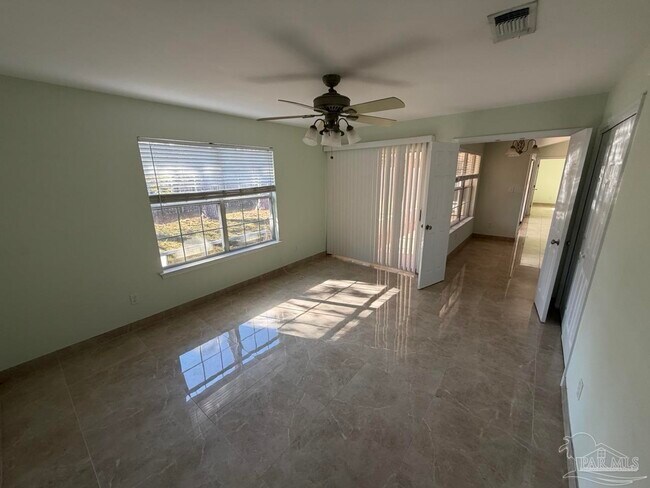 Photo - 10 Arapaho Dr