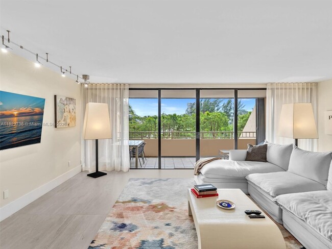 Building Photo - 11113 Biscayne Blvd Unit 253 Rental