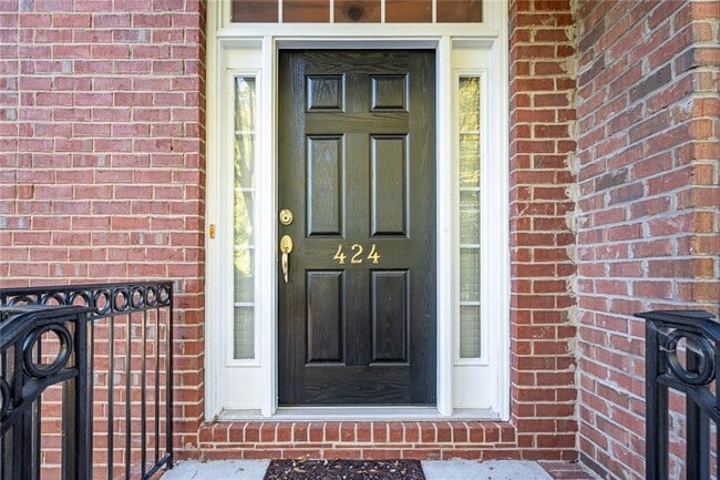 Photo - 424 Tioram Ln SE