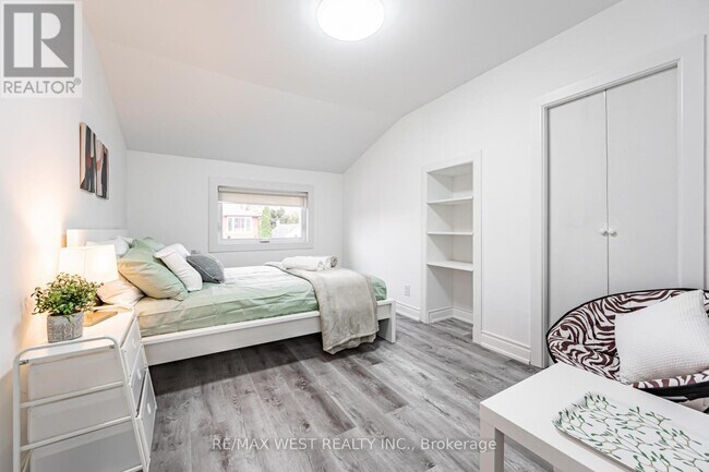Photo - 132 Twenty Second St