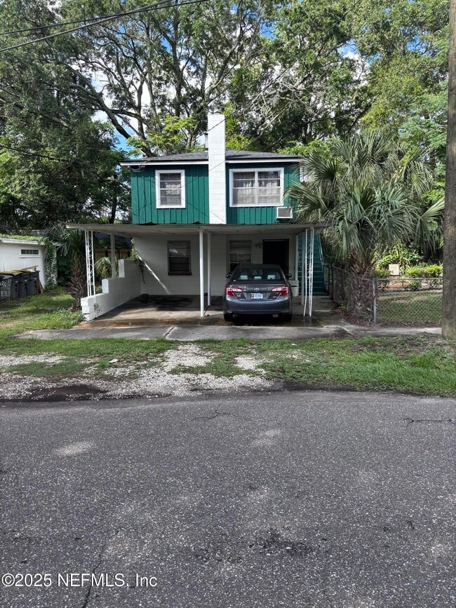 Photo - 1746 Ingleside Ave House