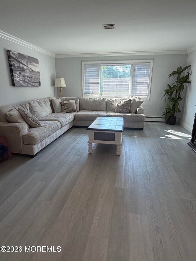 15 St Tropez Ct