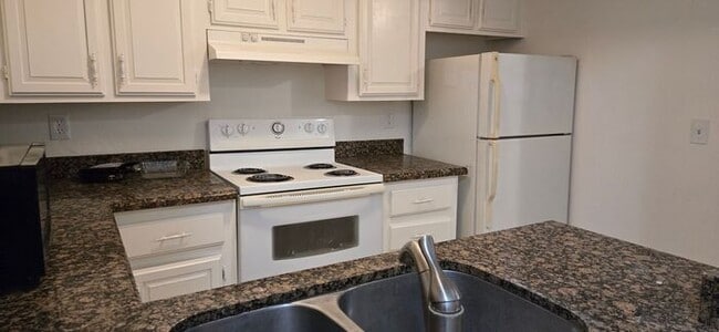 Photo - Beautiful 2 bedroom 2 bath Condo New Paint and flooring throughout Unit 167