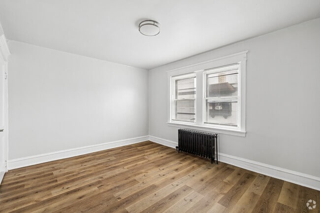 1BR, 1BA - 589SF - Living Room