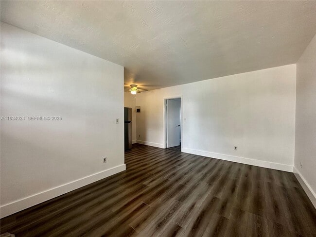 Building Photo - 3100 NW 135th St Unit 2