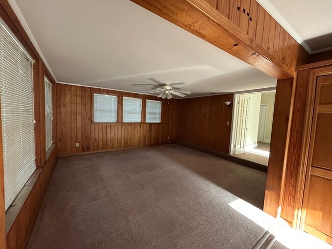 Photo - 409 E Barnard St