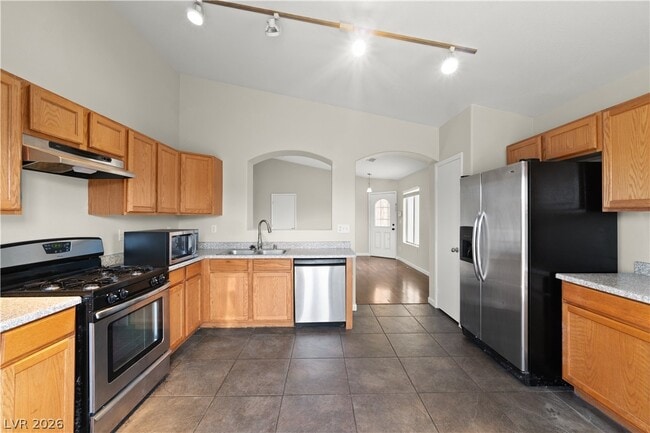 Photo - 1070 Ashwood Bay Ave