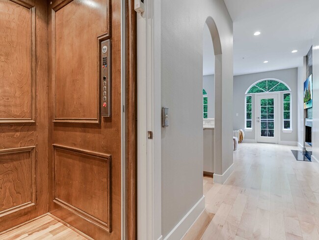 Photo - 1529 Barton Springs Rd Unit 13