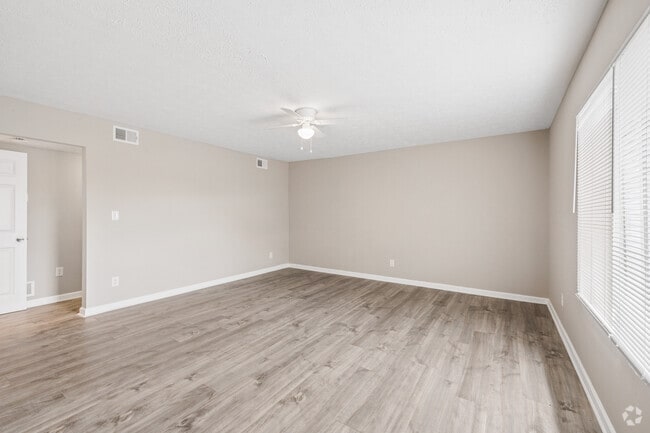 3BR, 1.5BA - 1,100SF - Living Room