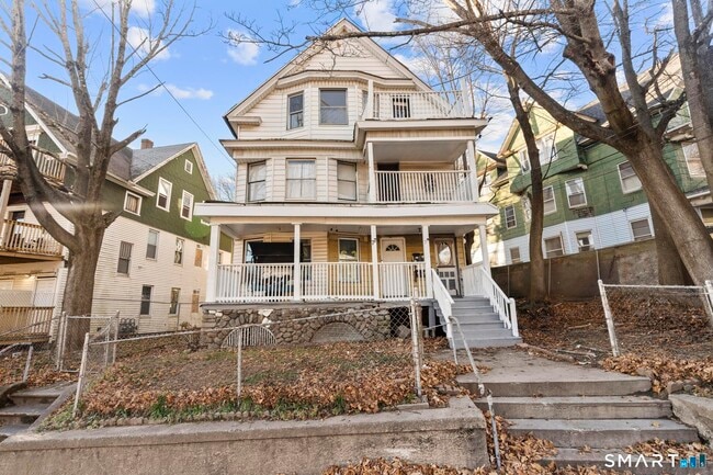 Building Photo - 77 Wall St Unit 3