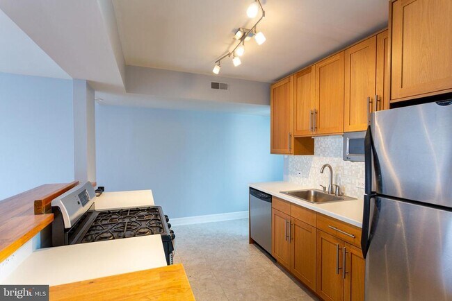Photo - 1728 Mt Vernon St Unit 4