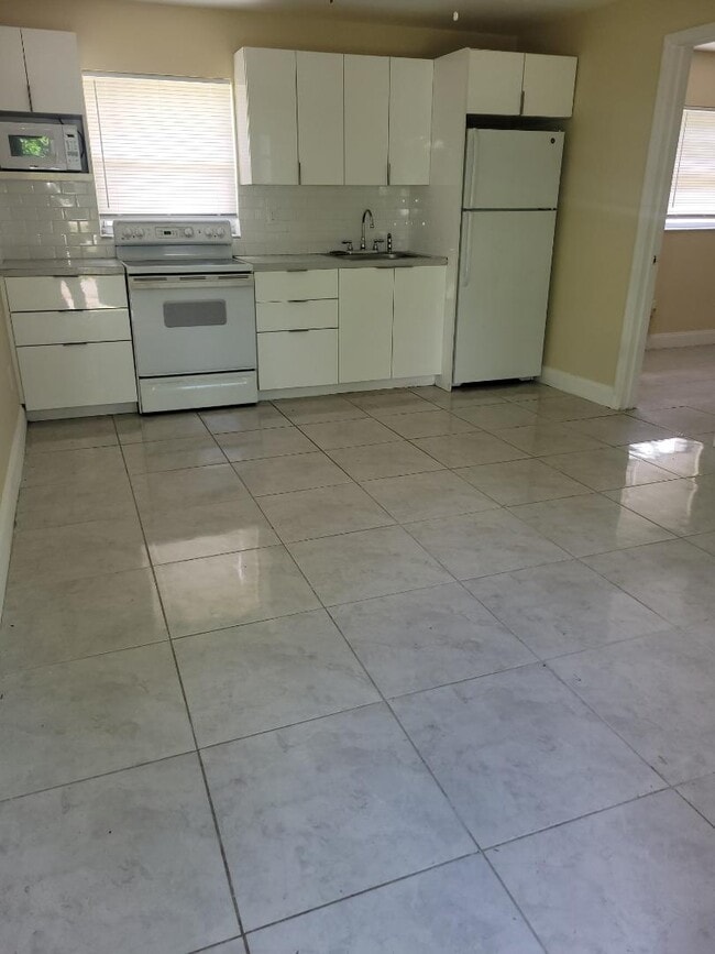 Photo - 5471 Ravenswood Rd