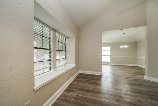 Photo - 8801 Pine Forest Dr