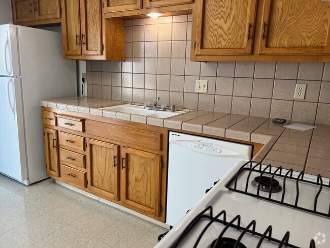 Building Photo - 932 Perdew Ave Unit B Rental