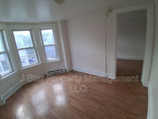 Photo - 531 Robeson St Unit 2R
