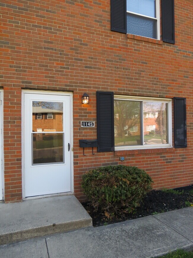 1141 McCarley Dr E, Columbus, OH 43228 House House Rental in Columbus