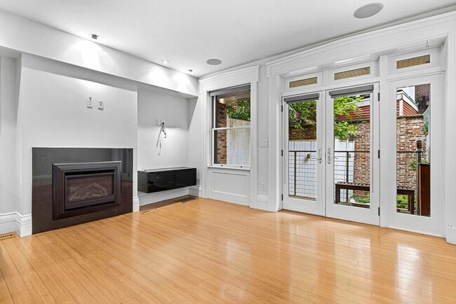 Building Photo - 11 Fayette St Unit 1