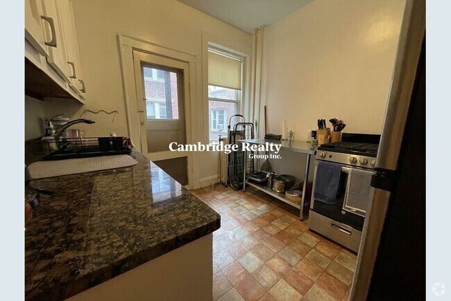 Building Photo - 71 Martin St Unit 3A Rental