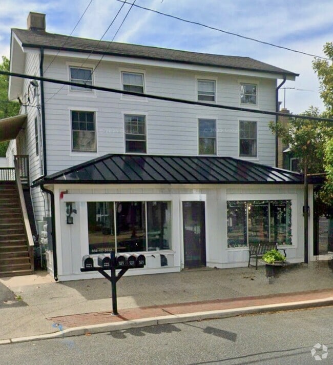 Building Photo - 38 S Main St Unit 2 Rental