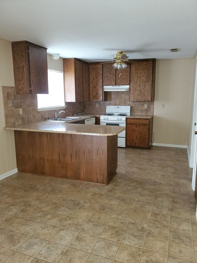 Photo - 202 S Willis St