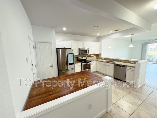 Photo - 6798 Roundleaf Dr