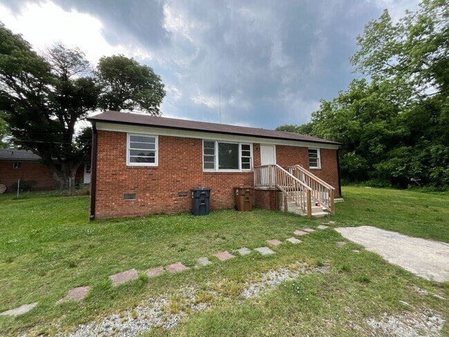 Building Photo - 1815 Ryan St Rental