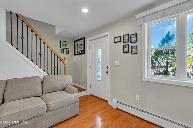 Photo - 519 Ryeside Ave