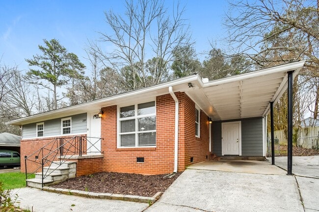 Photo - Gorgeous 3BR Home with Covered Parking in Prime Kennesaw Location