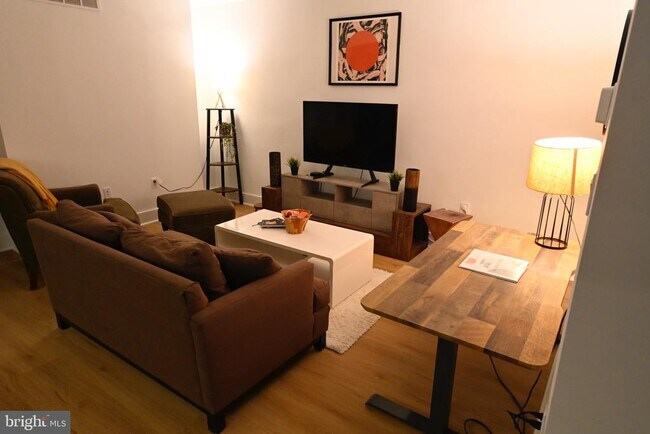 Photo - 1230 Penn St NE Unit 1