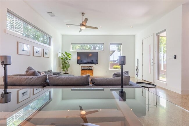 Photo - 500 W 51st St