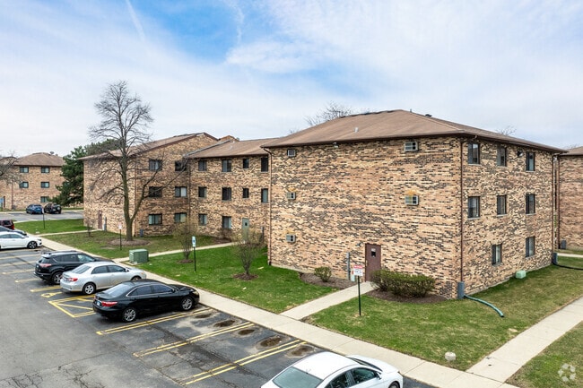 Primary - Carolshire Apartments
