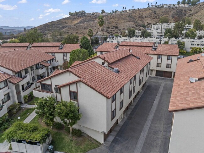 Photo - "Charming 2-Bed, 2-Bath Condo Retreat in S... Unit #1164