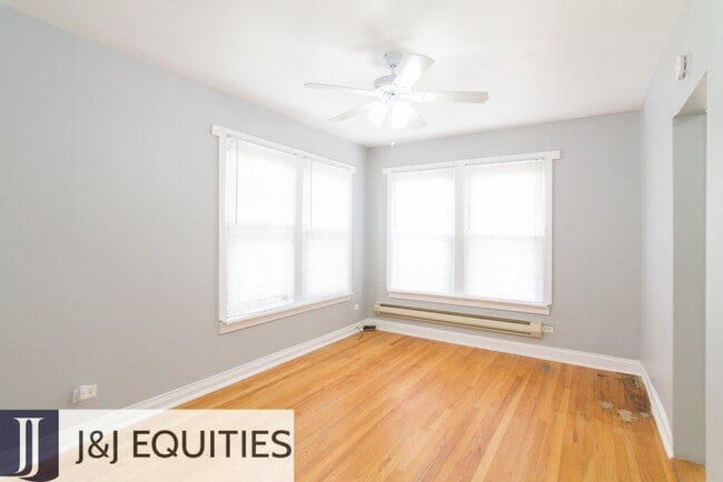 3257-3267 W. Wrightwood Ave