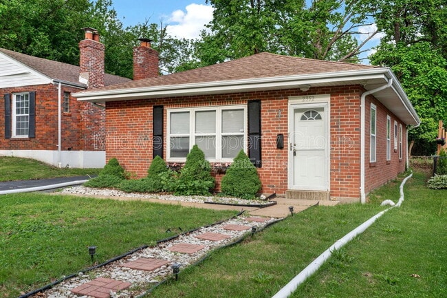 Building Photo - 2352 Rockdale Ave