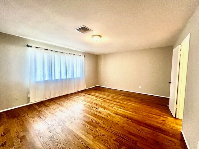 Photo - 919 Saddle Rock Dr