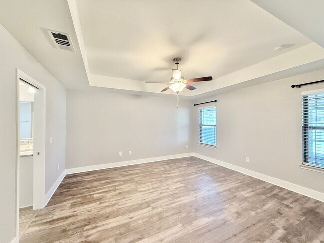 Photo - Spacious 3-Bedroom Home - Stonechase