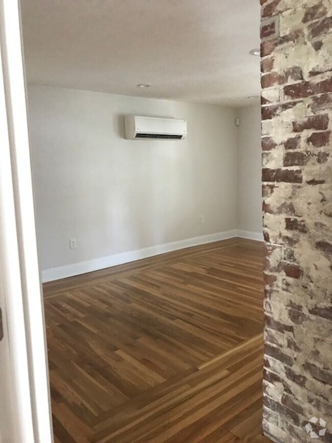 Building Photo - 70 Courtland St Unit 1 Rental
