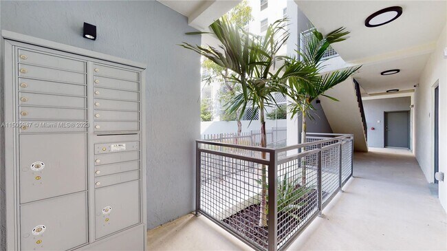 1159 NW 8th Ave Unit STUDIO  DESIGN
