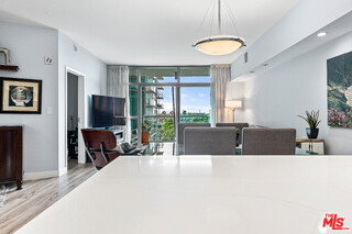 13700 Marina Pointe Dr