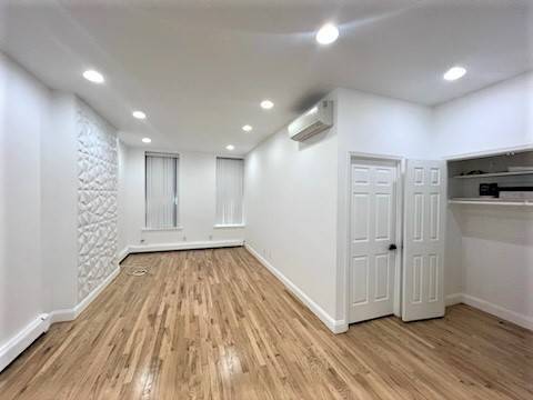 Building Photo - 1727 Broadway Rental