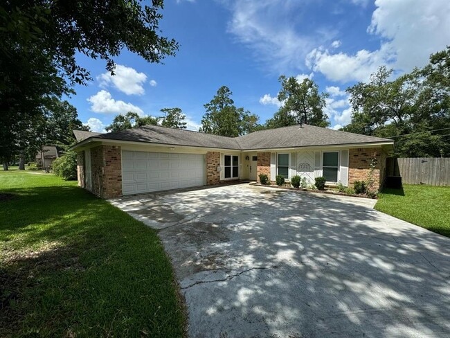 Building Photo - 5019 Timber Ridge St Rental