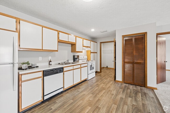 The Dogwood 1BR, 1BA - 764SF - Kitchen