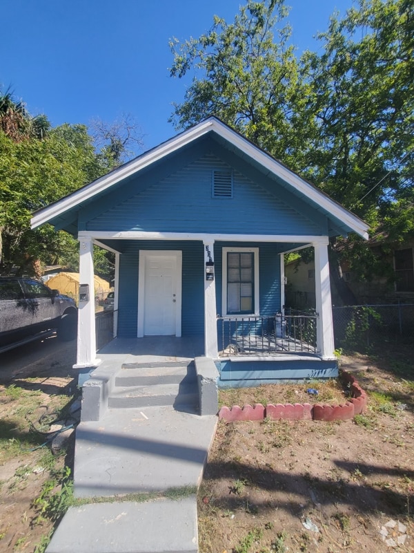 Building Photo - 307 E Lambert St Rental