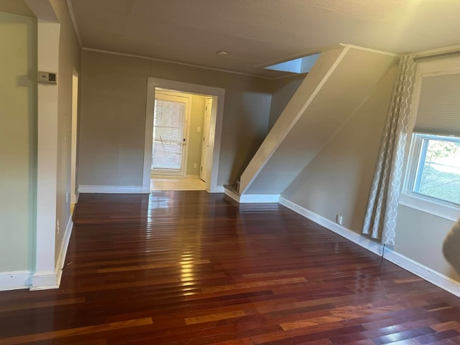 Photo - 1004 School St